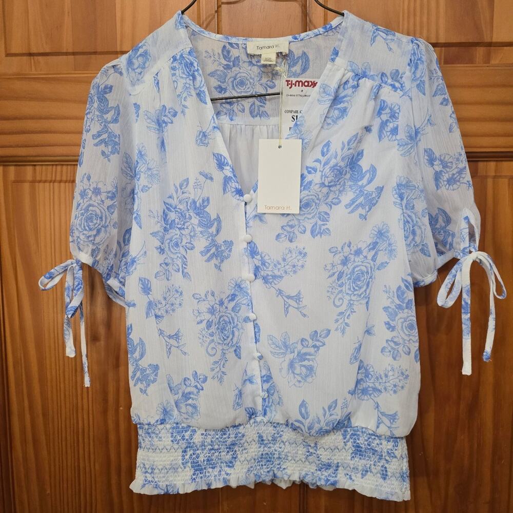 Tamara blue floral flowy top! Size Small! Brand New!